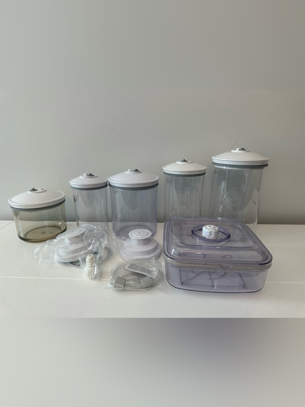 FoodSaver~ 5 Cannisters~1 Marinator~2 Jar Sealers&Hose~Bottle Stopper